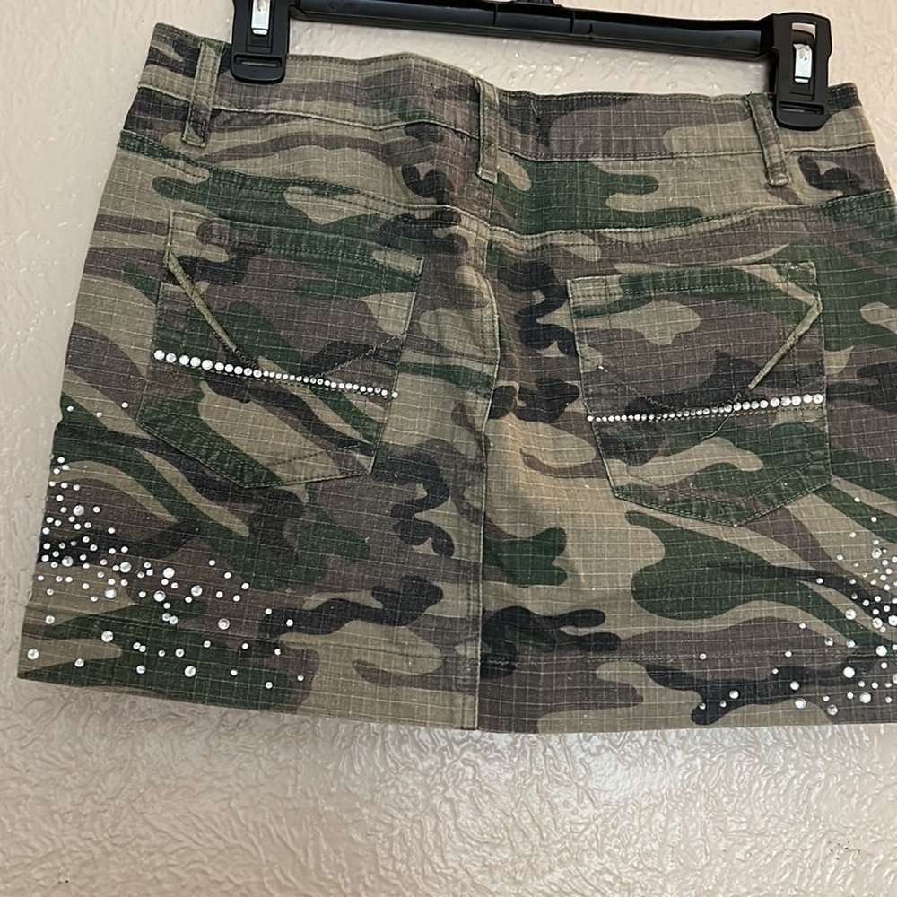 Skirt - Picture 4 of 6